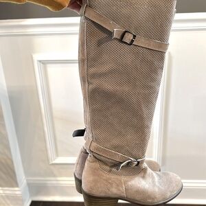 Boutique Soles Brand Taupe Suede Boots - Size 37 Boho Classic